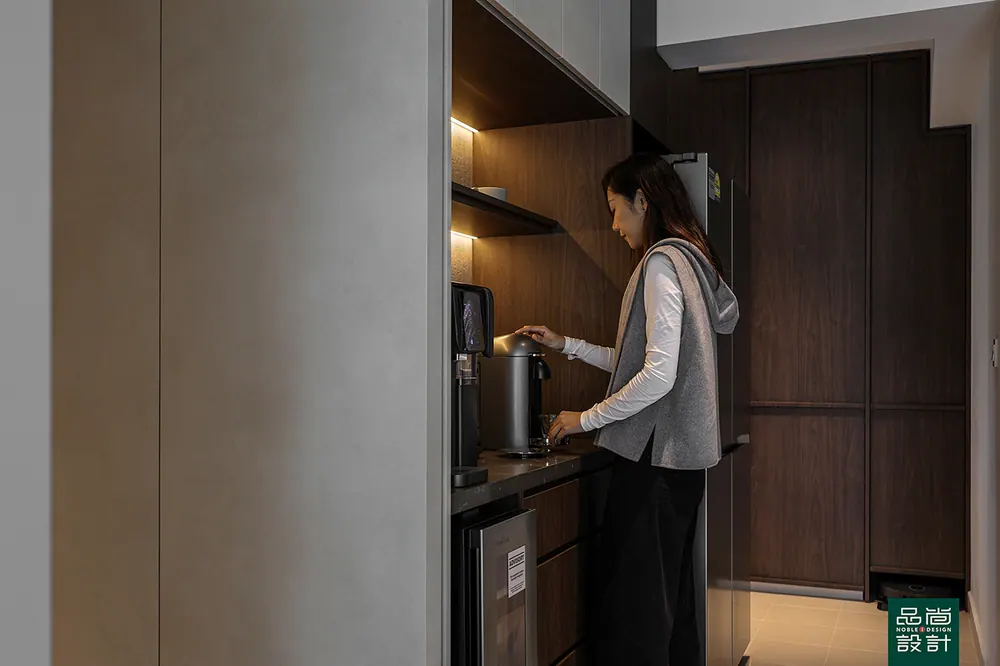 Telok Blangah Towers 4-room — interior by Noble Interior Design