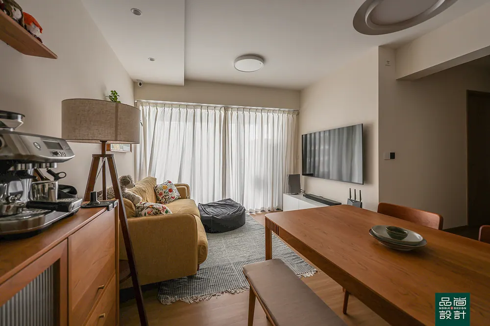 Trivelis 4-room — interior by Noble Interior Design