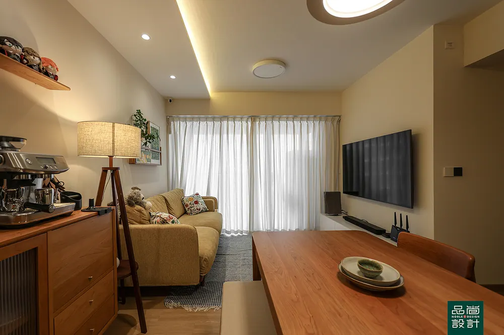 Trivelis 4-room — interior by Noble Interior Design