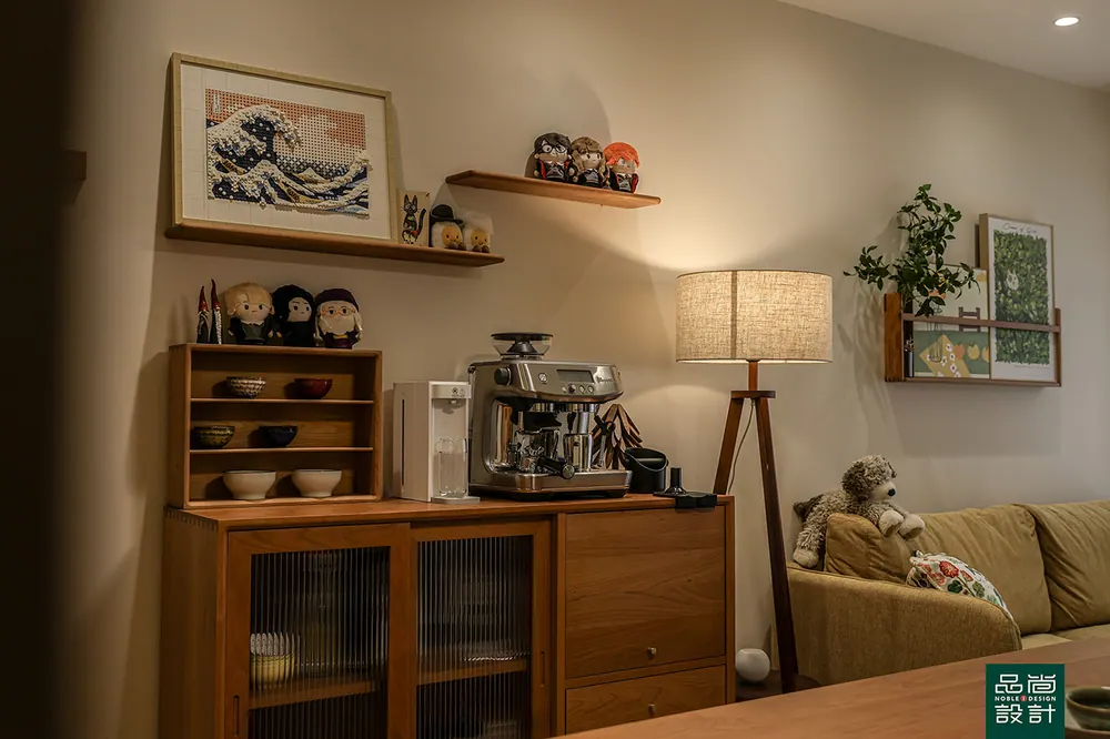 Trivelis 4-room — interior by Noble Interior Design