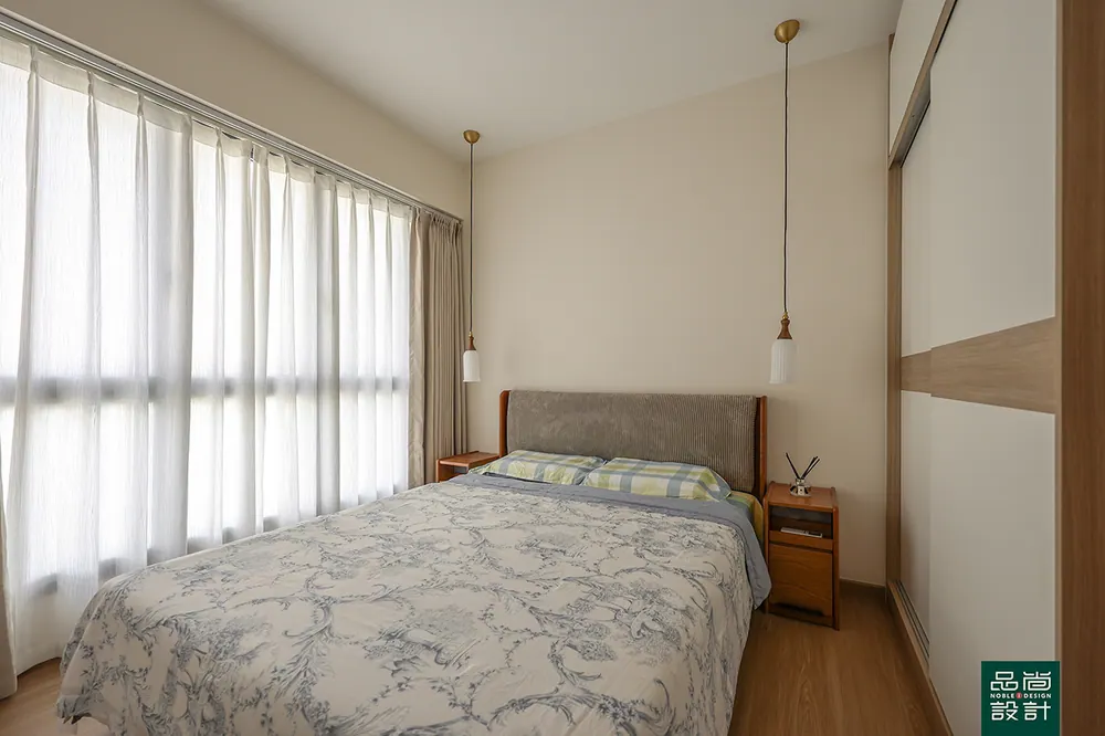 Trivelis 4-room — interior by Noble Interior Design
