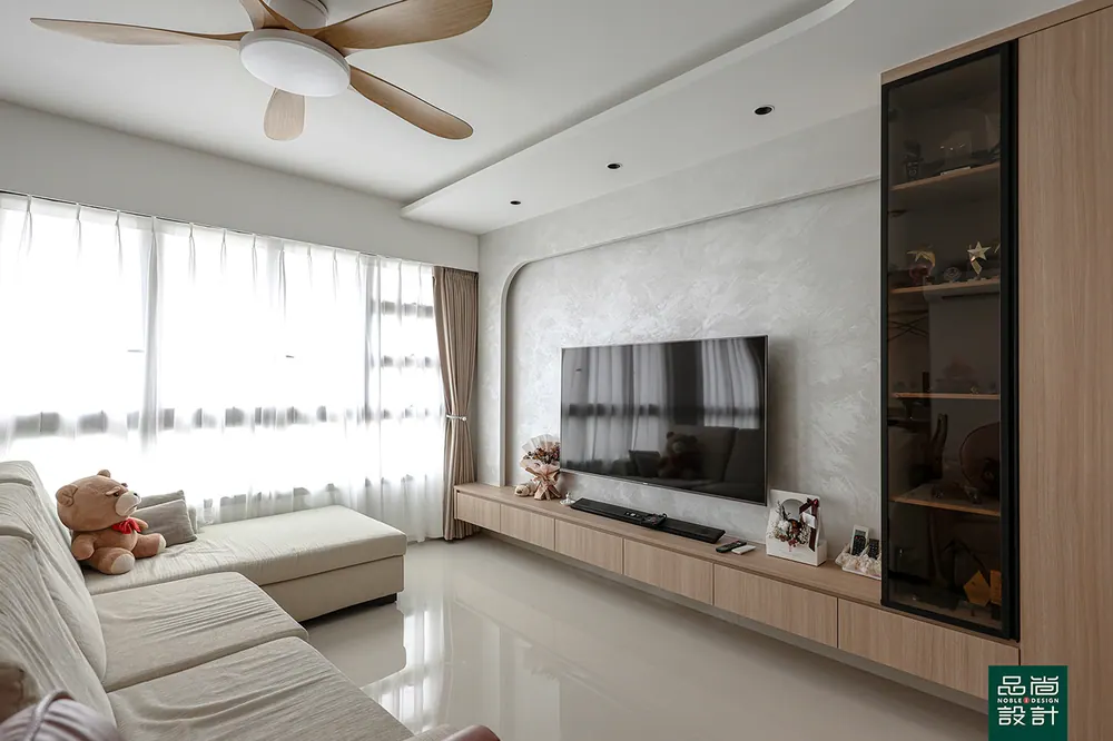 West Coast Parkview 5-room — interior by Noble Interior Design
