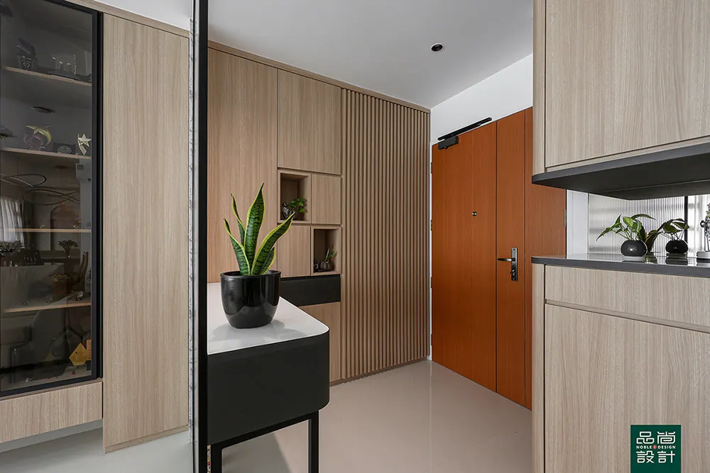 West Coast Parkview 5-room — interior by Noble Interior Design