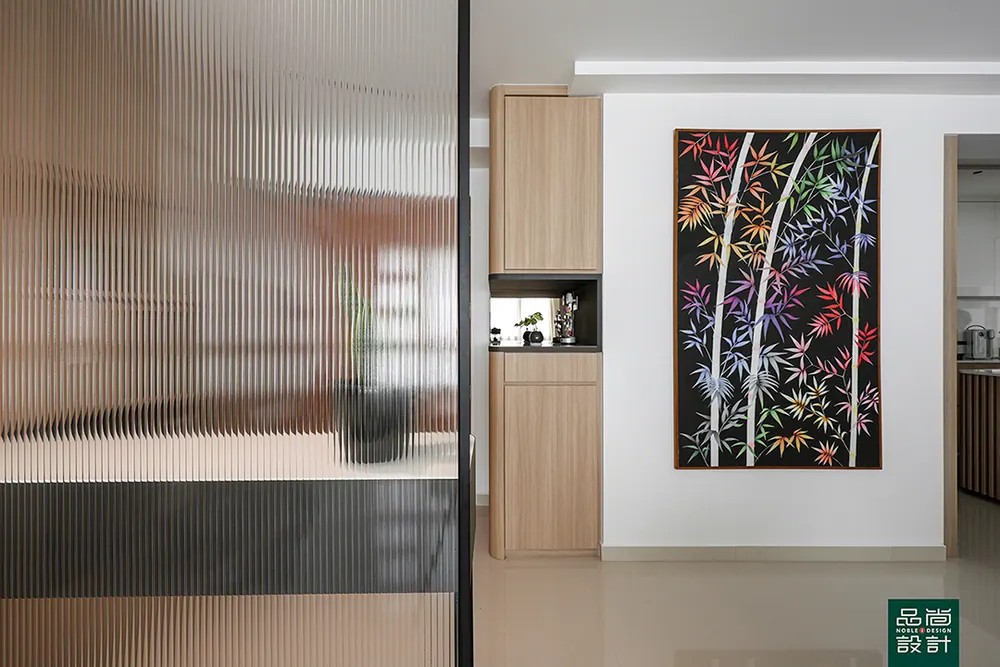 West Coast Parkview 5-room — interior by Noble Interior Design