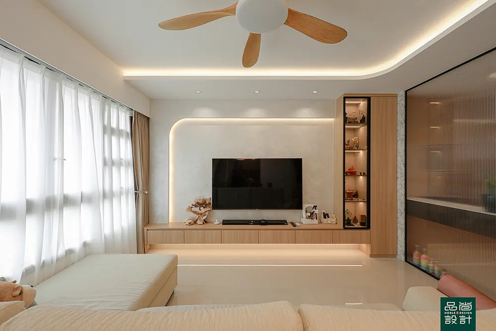 West Coast Parkview 5-room — interior by Noble Interior Design