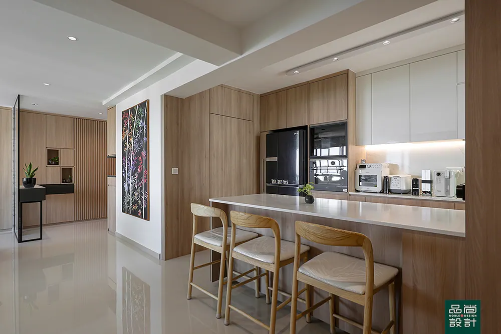 West Coast Parkview 5-room — interior by Noble Interior Design