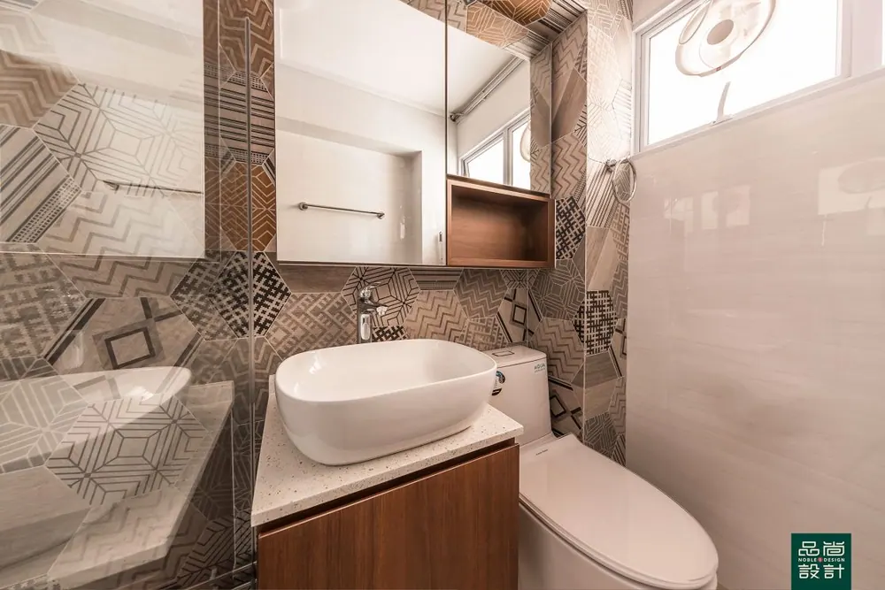 Bathroom in Pasir Ris 5-room — interior by Noble Interior Design