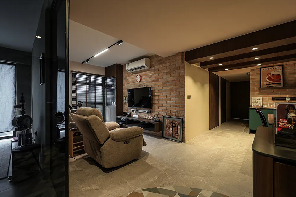 Point Crown 4-room