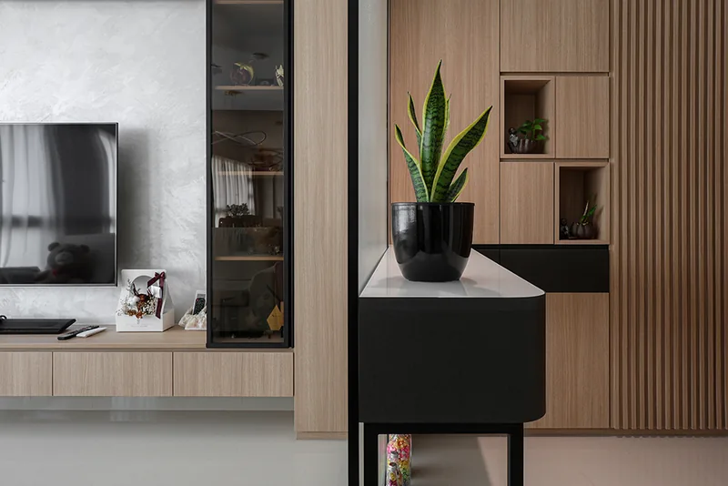 West Coast Parkview 5-room — interior by Noble Interior Design